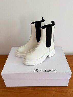 J.W. Anderson white leather chelsea boots size EUR 41
